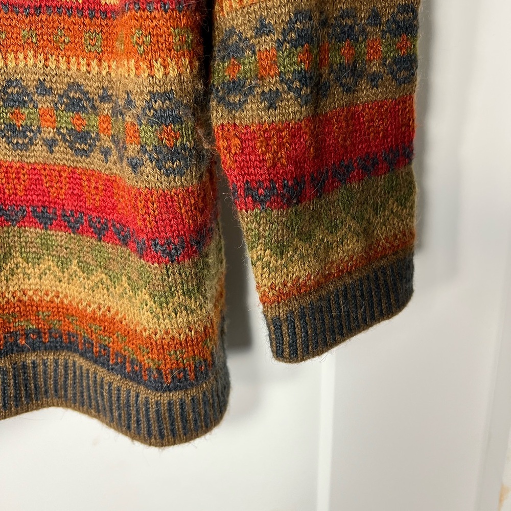 Peruvian Alpaca Wool Sweater with Vibrant Patterns Large - Picture 8 of 8